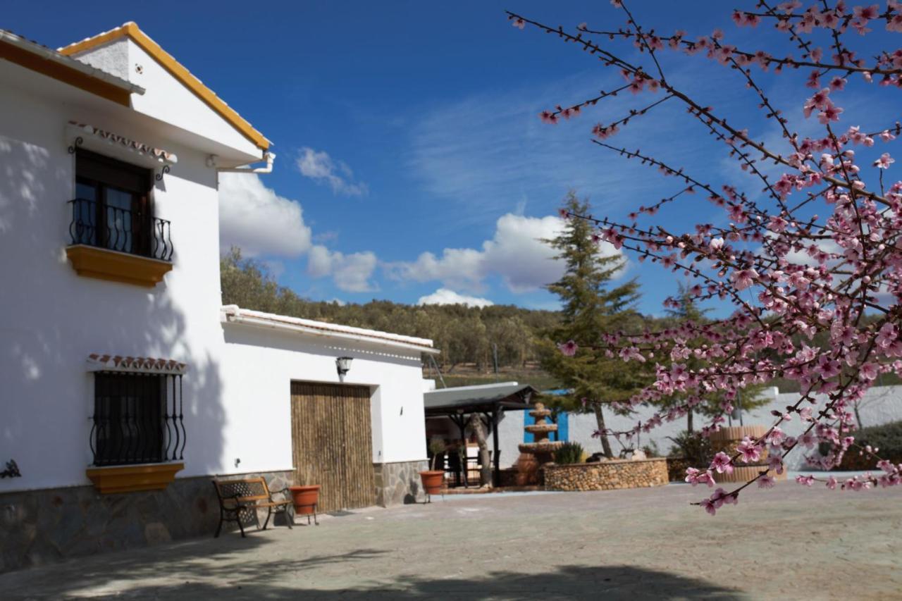 Casa De Las Montanas Villanueva del Trabuco Exteriör bild