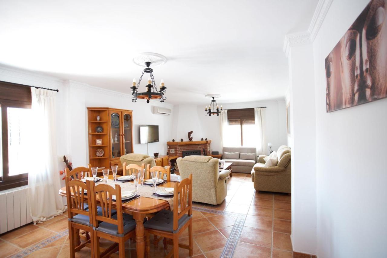 Casa De Las Montanas Villanueva del Trabuco Exteriör bild